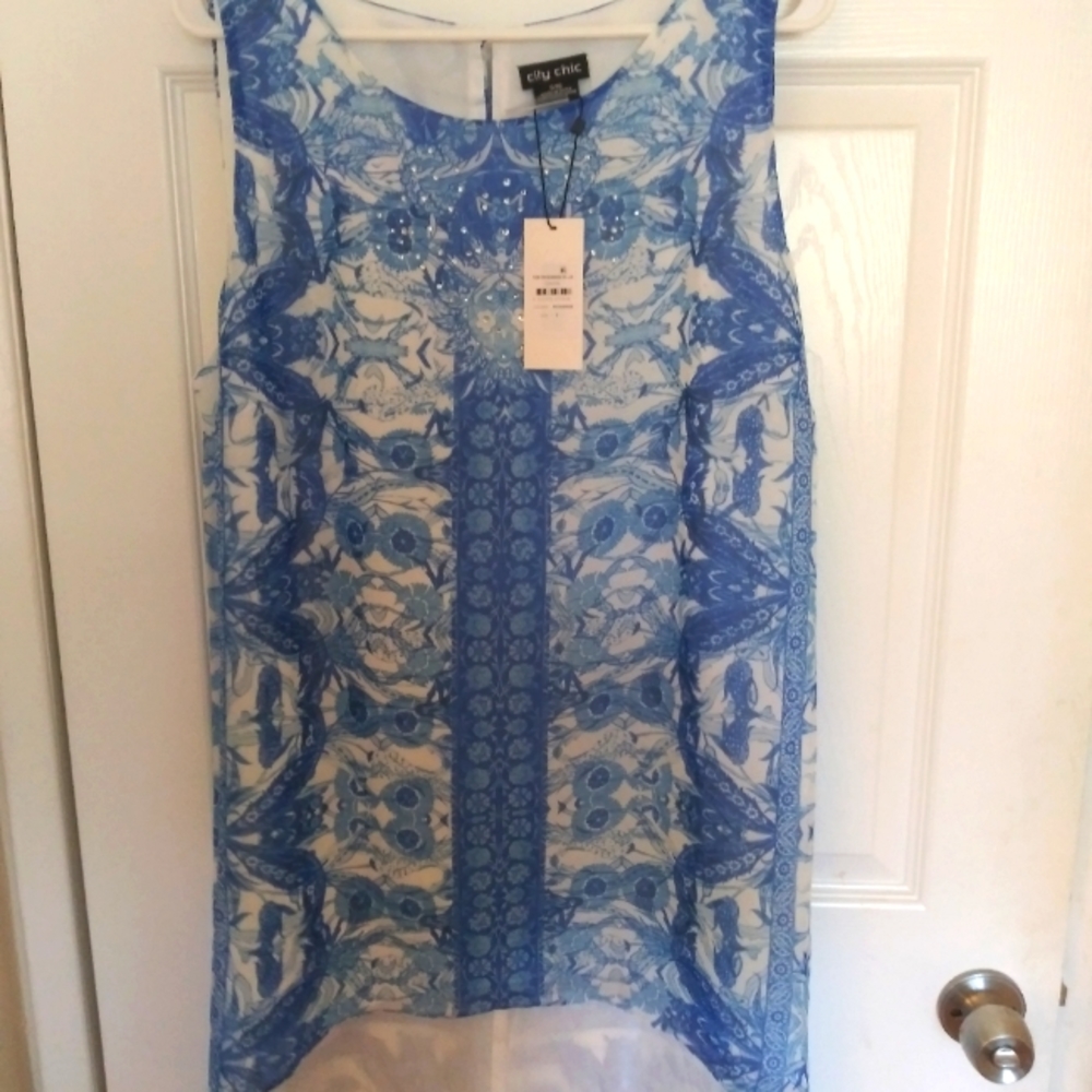 NWT Size S (16) City Chic Tunic